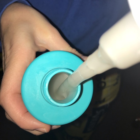 Moroccanoil Moisture Repair Shampoo & Conditioner - Picture 3 of 4